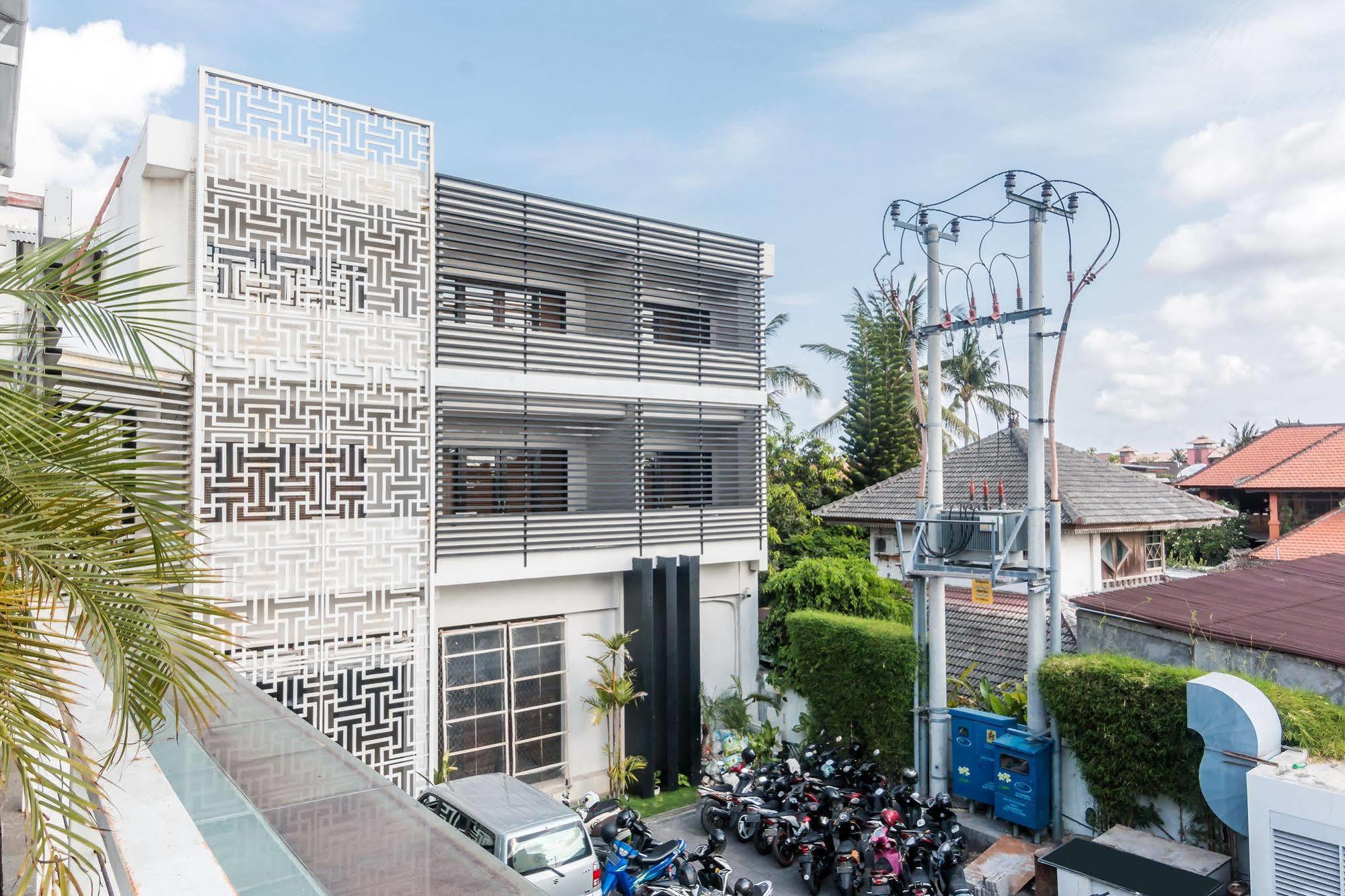 Zen Rooms Kuta Beach Poppies Lane Экстерьер фото