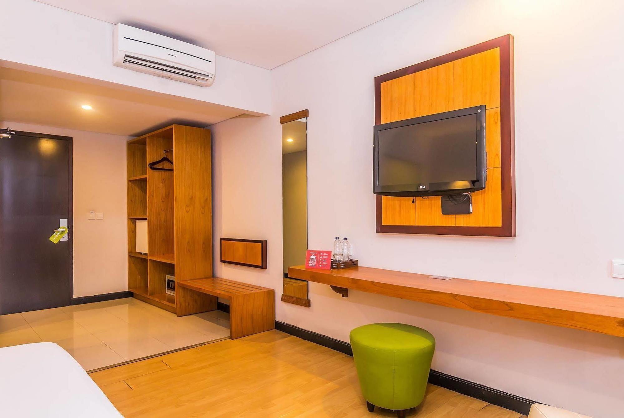 Zen Rooms Kuta Beach Poppies Lane Экстерьер фото