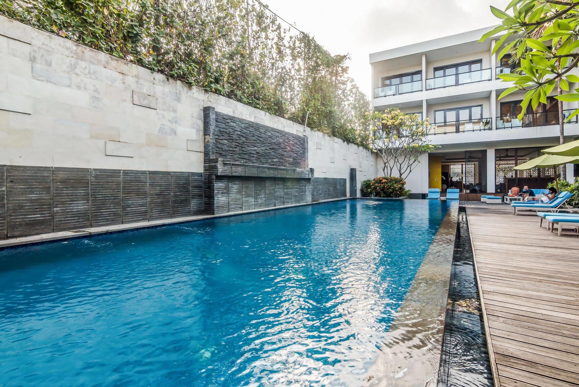Zen Rooms Kuta Beach Poppies Lane Экстерьер фото